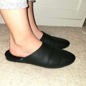 Toms mules sandals size 9.5 W